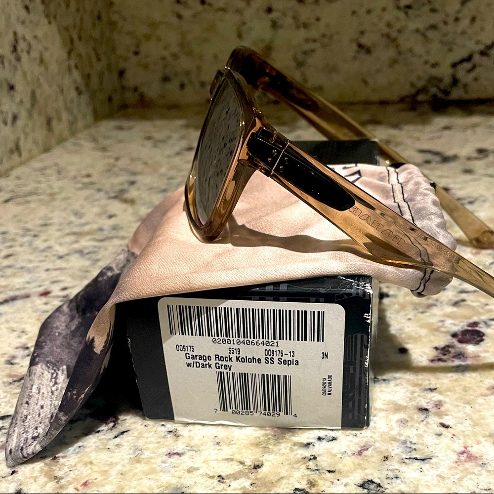 Limited Oakley garage rock kolohe ss sepia